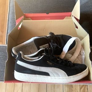 Classic black suede pumas